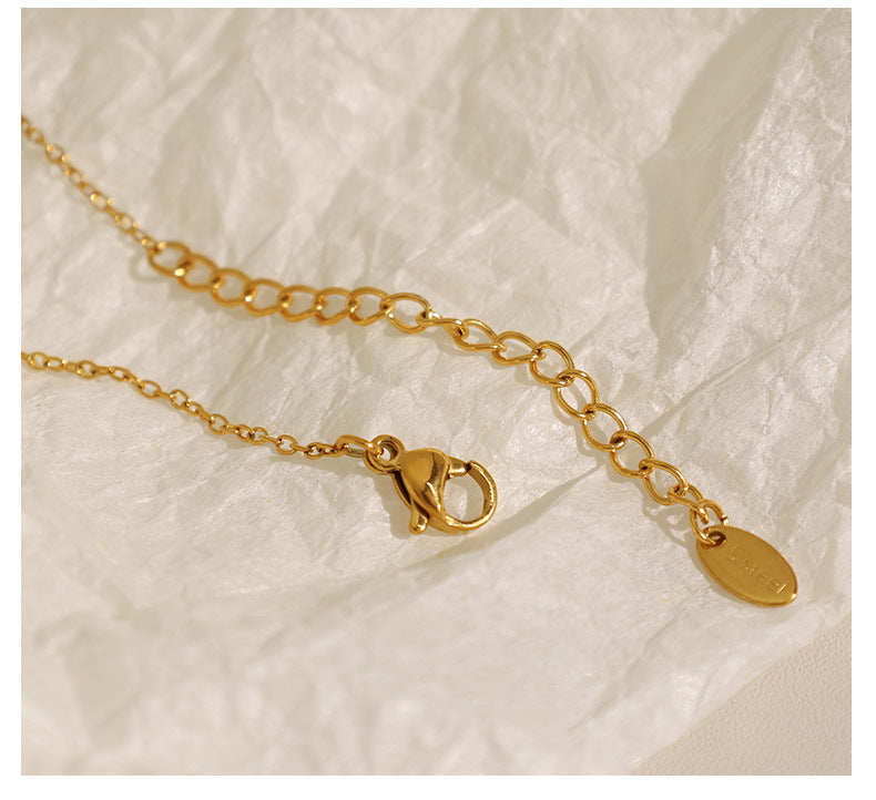 White Shell Heart Necklace – 18K Gold Plated Stainless Steel