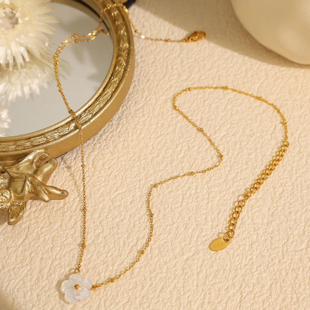 White Shell Flower Necklace – 18K Gold Plated Stainless Steel